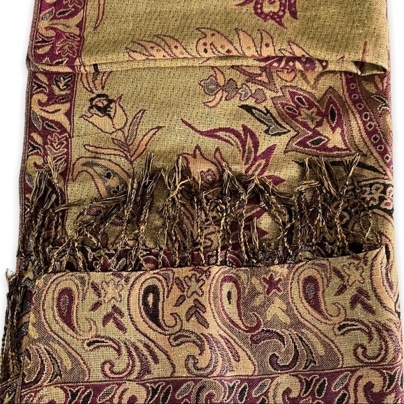 Paisley Print Metallic Gold and Magenta Tasseled Shawl - Picture 7 of 13